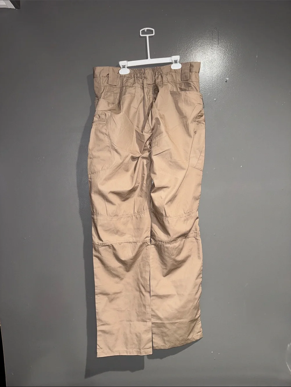 Men's Tan Utility Cargo Pants with Multiple Pockets